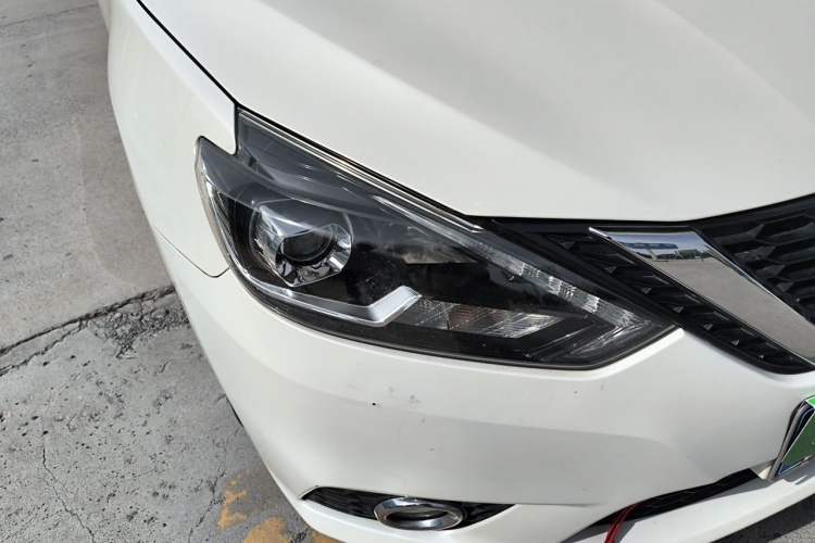 Used Nissan Sylphy 2018 1.6XV CVT Deluxe Edition Right Front Headlight