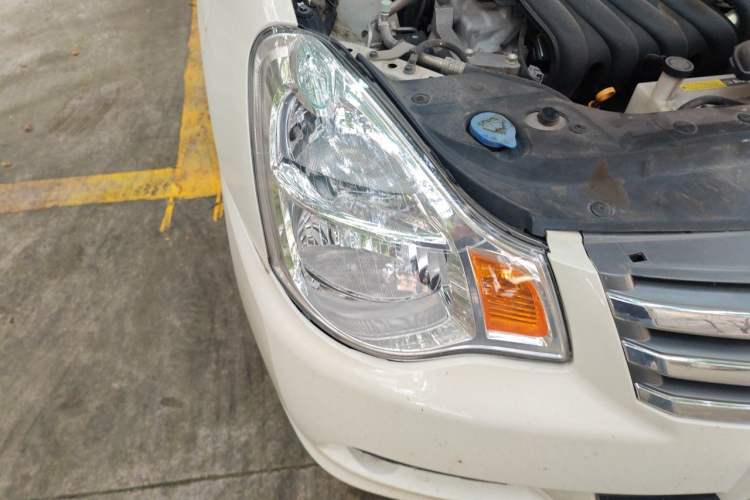 Used Nissan Sylphy 2018 Classic 1.6XE+ Manual Leading Edition Right Front Headlight