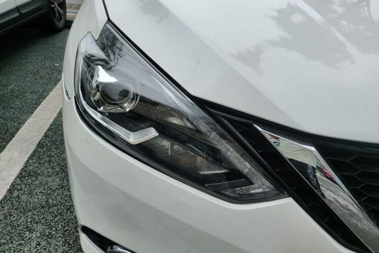 Used Nissan Sylphy 2018 1.6XV CVT Deluxe Edition Right Front Headlight