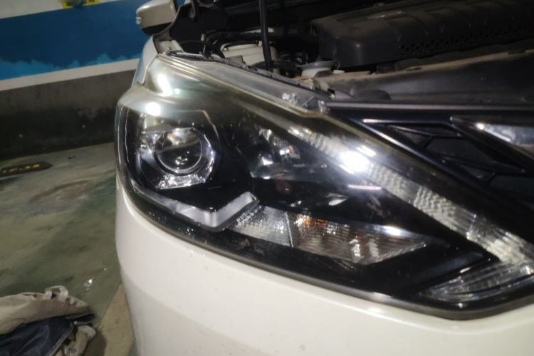 Used Nissan Sylphy 2018 1.6XV CVT Deluxe Edition Right Front Headlight