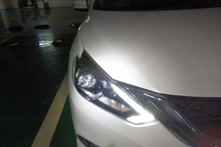 Used Nissan Sylphy 2018 1.6XV CVT Deluxe Edition Right Front Headlight