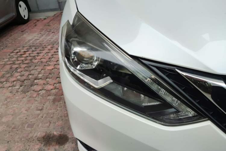 Used Nissan Sylphy 2018 1.6XV CVT Deluxe Edition Right Front Headlight