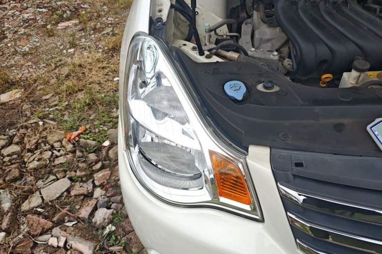 Used Nissan Sylphy 2018 Classic 1.6XE CVT Comfort Edition Right Front Headlight