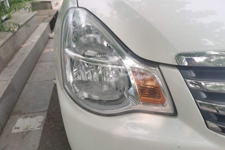 Used Nissan Sylphy 2018 Classic 1.6XE+ Manual Luxury Edition Right Front Headlight