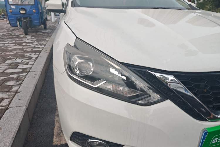 Used Nissan Sylphy 2018 1.6XV CVT Deluxe Edition Right Front Headlight