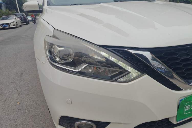 Used Nissan Sylphy 2018 1.6XV CVT Deluxe Edition Right Front Headlight
