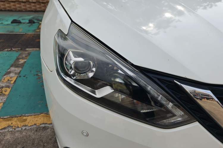 Used Nissan Sylphy 2018 1.6XV CVT Deluxe Edition Right Front Headlight