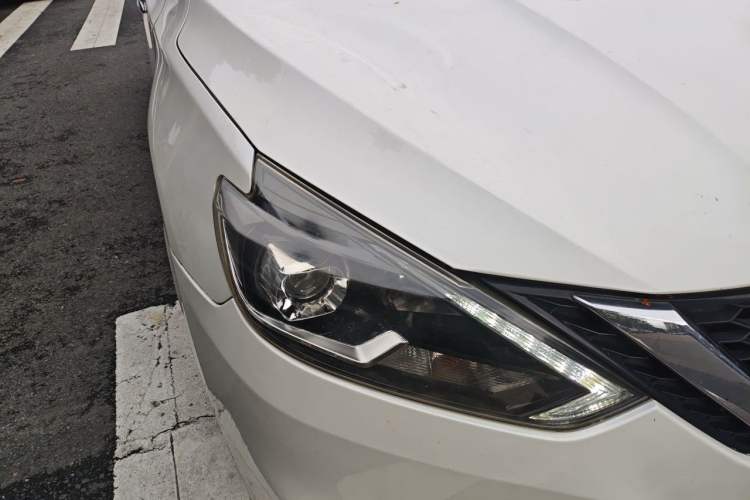 Used Nissan Sylphy 2018 1.6XV CVT Deluxe Edition Right Front Headlight