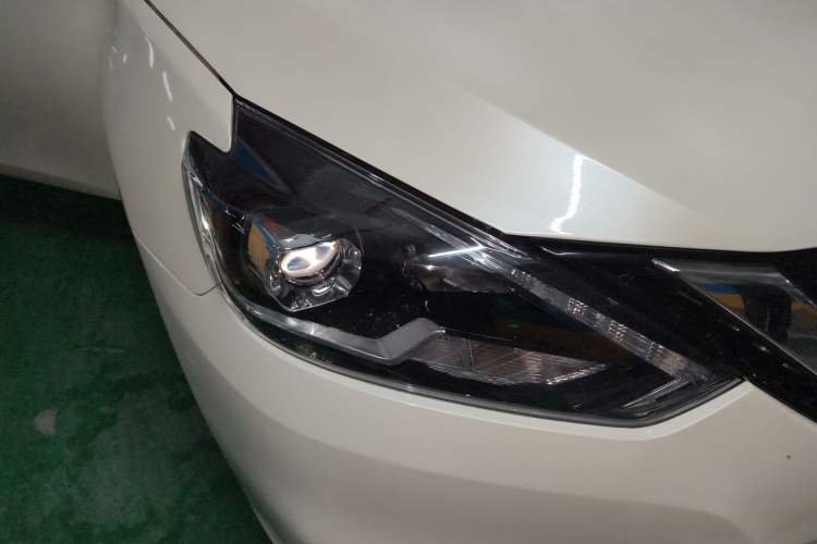 Used Nissan Sylphy 2018 1.6XV CVT Deluxe Edition Right Front Headlight