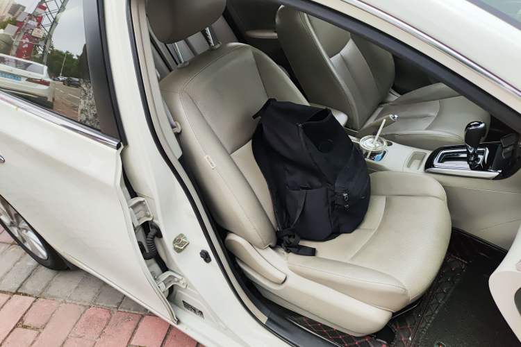 Used Nissan Sylphy 2018 1.6XV CVT Deluxe Edition Right Front Seat