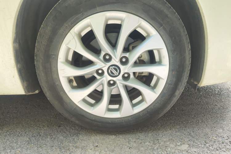 Used Nissan Sylphy 2018 1.6XL Manual Luxury Edition Right Front Wheel Hub