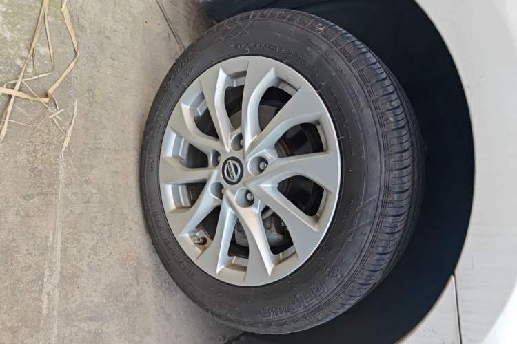 Used Nissan Sylphy 2018 1.6XL Manual Luxury Edition Right Front Wheel Hub