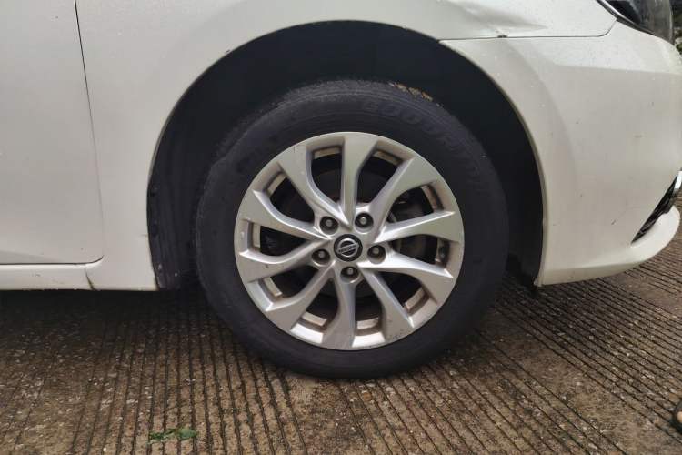 Used Nissan Sylphy 2018 1.6XL Manual Luxury Edition Right Front Wheel Hub