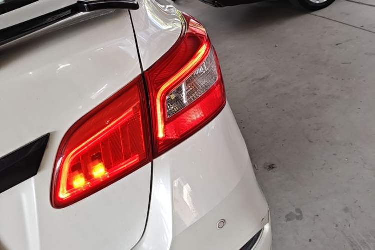 Used Nissan Sylphy 2018 1.6XV CVT Deluxe Edition Right Rear Taillight