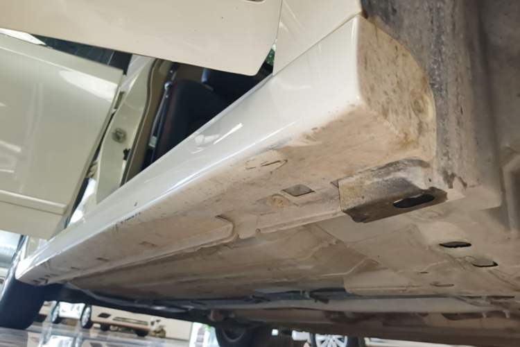 Used Nissan Sylphy 2018 Classic 1.6XE+ CVT Leading Edition Right Side Sill