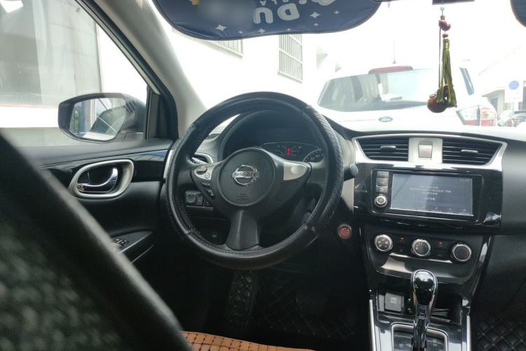 Used Nissan Sylphy 2018 1.6XV CVT Deluxe Edition Steering Wheel