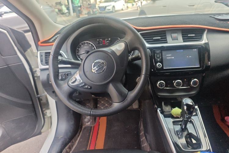 Used Nissan Sylphy 2018 1.6XV CVT Deluxe Edition Steering Wheel