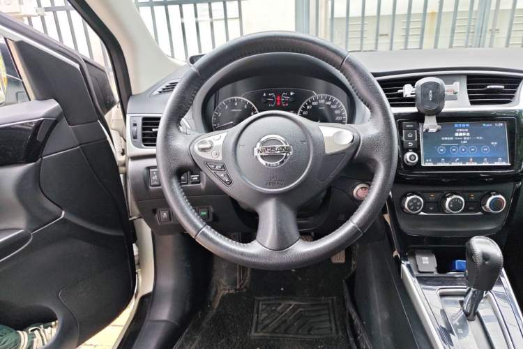 Used Nissan Sylphy 2018 1.6XV CVT Deluxe Edition Steering Wheel