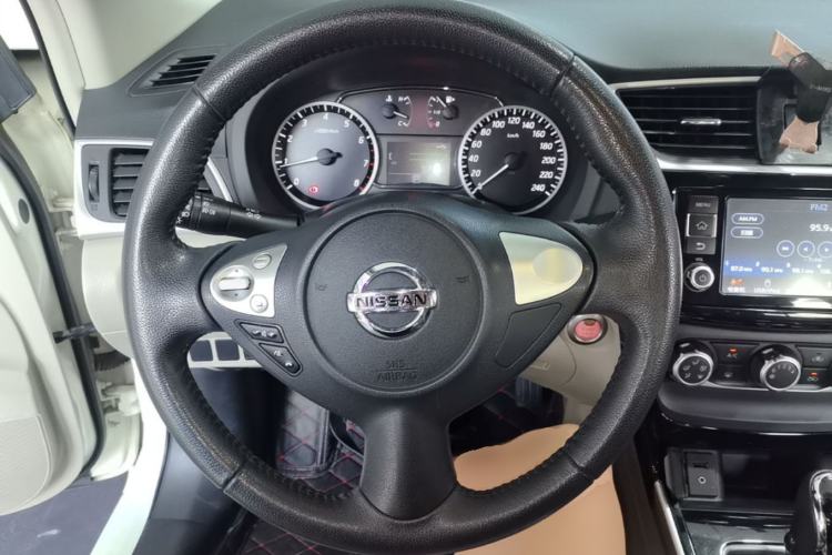 Used Nissan Sylphy 2018 1.6XV CVT Deluxe Edition Steering Wheel