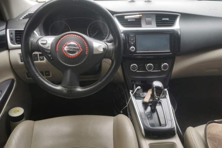 Used Nissan Sylphy 2018 1.6XV CVT Deluxe Edition Steering Wheel