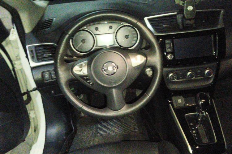 Used Nissan Sylphy 2018 1.6XV CVT Deluxe Edition Steering Wheel
