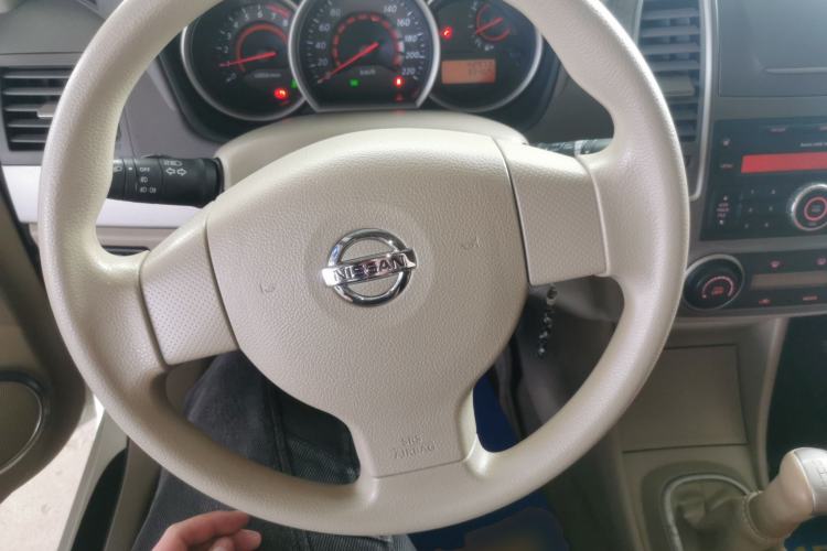 Used Nissan Sylphy 2018 Classic 1.6XE+ Manual Leading Edition Steering Wheel