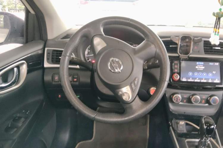 Used Nissan Sylphy 2018 1.6XV CVT Deluxe Edition Steering Wheel