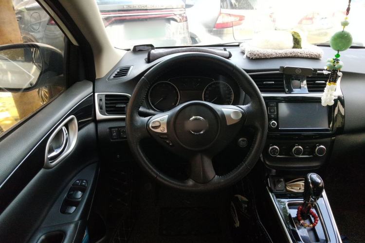 Used Nissan Sylphy 2018 1.6XV CVT Deluxe Edition Steering Wheel