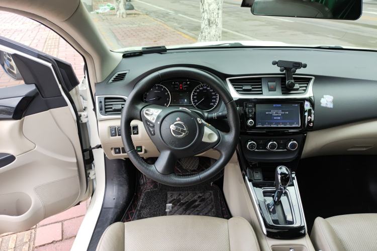 Used Nissan Sylphy 2018 1.6XV CVT Deluxe Edition Steering Wheel