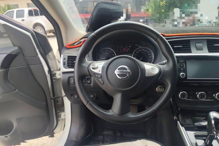 Used Nissan Sylphy 2018 1.6XV CVT Deluxe Edition Steering Wheel