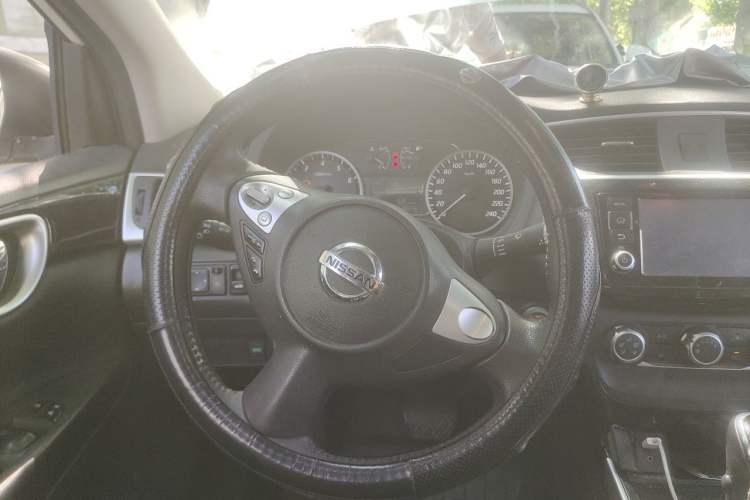 Used Nissan Sylphy 2018 1.6XV CVT Deluxe Edition Steering Wheel
