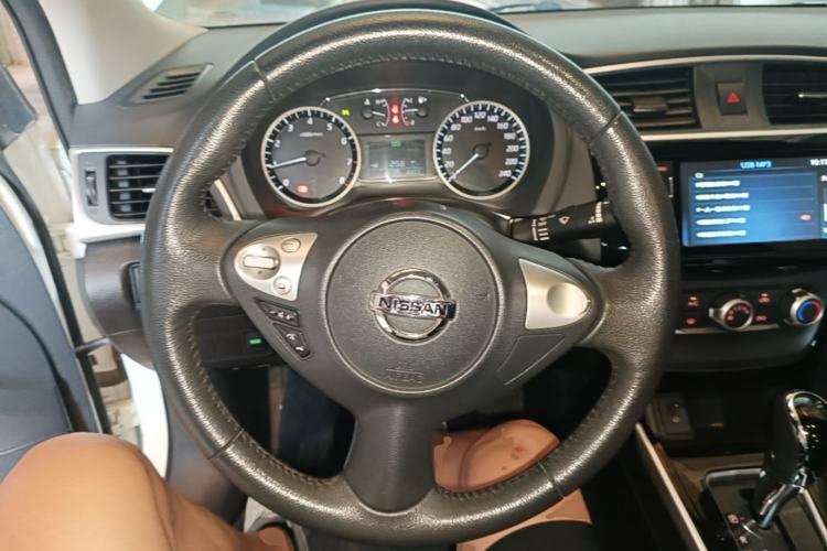 Used Nissan Sylphy 2018 1.6XV CVT Deluxe Edition Steering Wheel