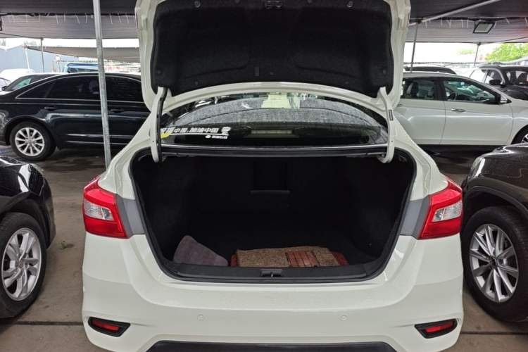Used Nissan Sylphy 2018 1.6XV CVT Deluxe Edition Trunk