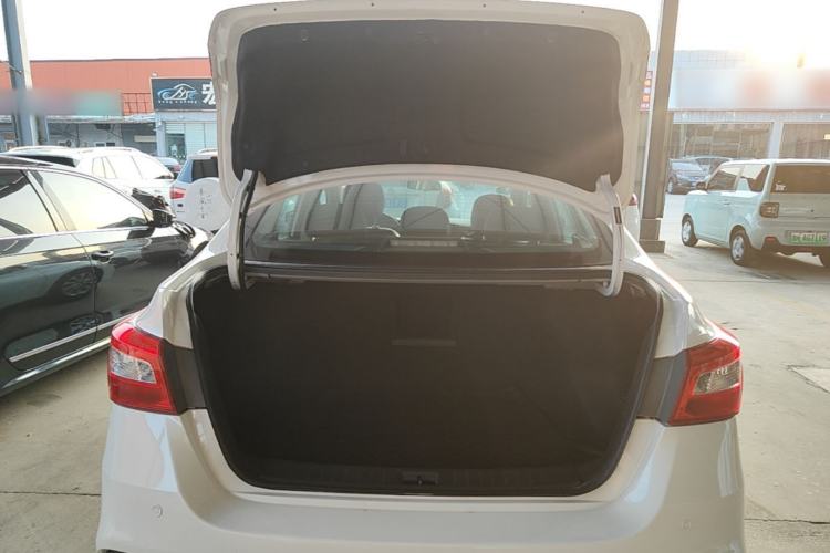 Used Nissan Sylphy 2018 1.6XV CVT Deluxe Edition Trunk