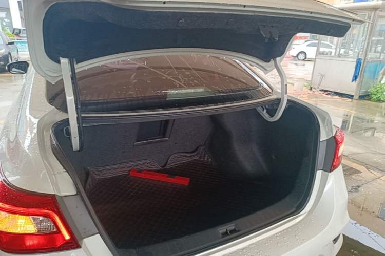 Used Nissan Sylphy 2018 1.6XV CVT Deluxe Edition Trunk