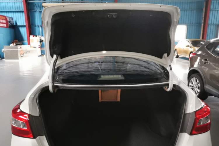 Used Nissan Sylphy 2018 1.6XV CVT Deluxe Edition Trunk