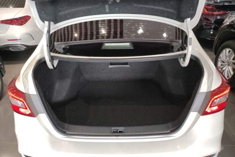 Used Nissan Sylphy 2018 1.6XV CVT Deluxe Edition Trunk