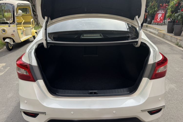 Used Nissan Sylphy 2018 1.6XV CVT Deluxe Edition Trunk