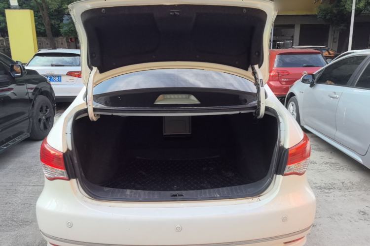 Used Nissan Sylphy 2018 Classic 1.6XE+ CVT Leading Edition Trunk