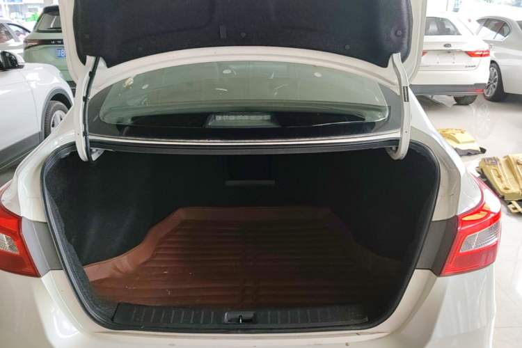 Used Nissan Sylphy 2018 1.6XV CVT Deluxe Edition Trunk