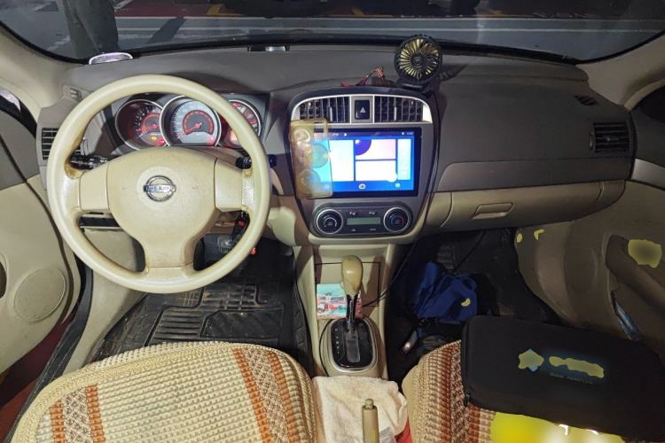 Used Nissan Sylphy 2018 Classic 1.6XE CVT Comfort Edition Center Console