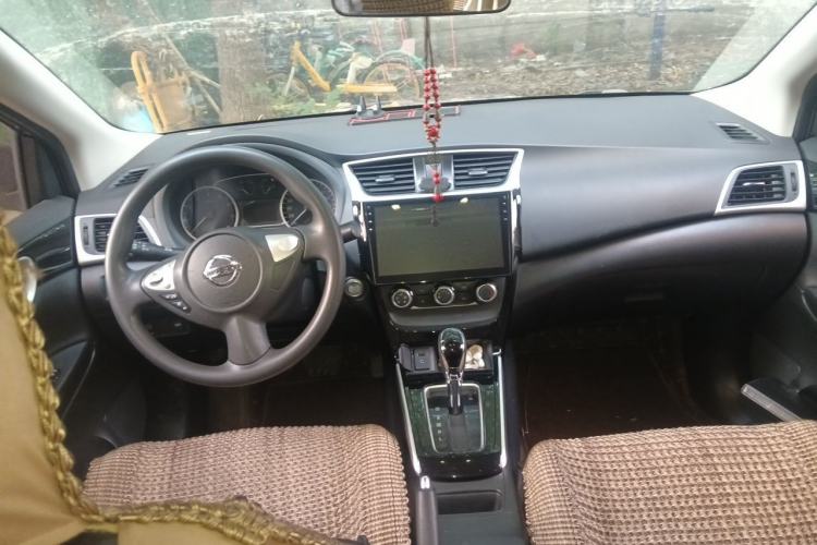 Used Nissan Sylphy 2018 1.6XV CVT Deluxe Edition Center Console