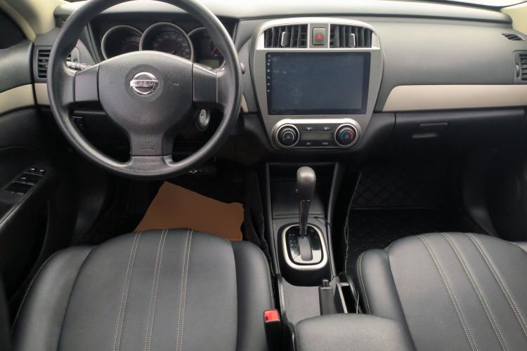 Used Nissan Sylphy 2018 Classic 1.6XE+ CVT Leading Edition Center Console