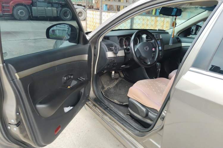 Used Nissan Sylphy 2018 Classic 1.6XE+ CVT Leading Edition Driver Seat