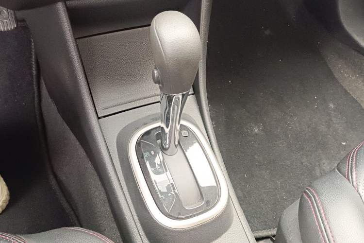Used Nissan Sylphy 2018 Classic 1.6XE+ CVT Leading Edition Gear Lever