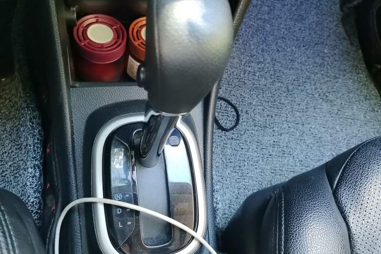 Used Nissan Sylphy 2018 Classic 1.6XE+ CVT Luxury Edition Gear Lever