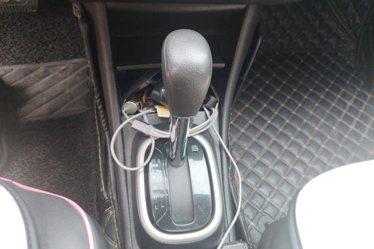 Used Nissan Sylphy 2018 Classic 1.6XE+ CVT Leading Edition Gear Lever
