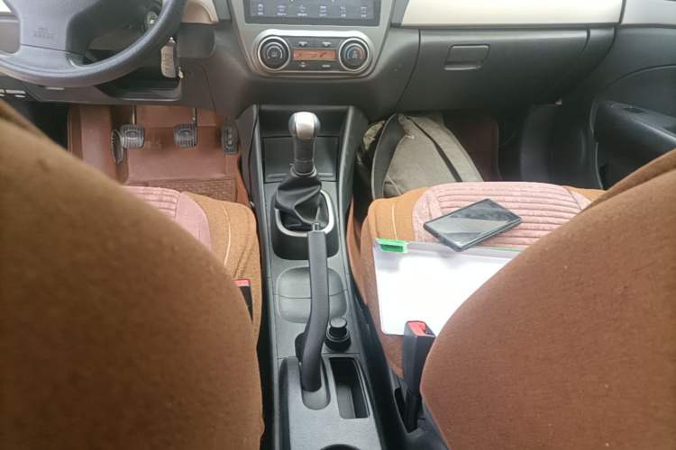 Used Nissan Sylphy 2018 Classic 1.6XE Manual Comfort Edition Gear Lever