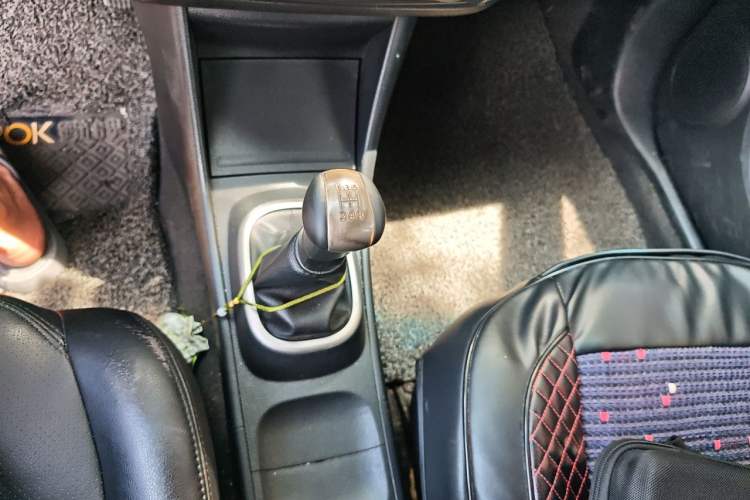 Used Nissan Sylphy 2018 Classic 1.6XE+ Manual Leading Edition Gear Lever