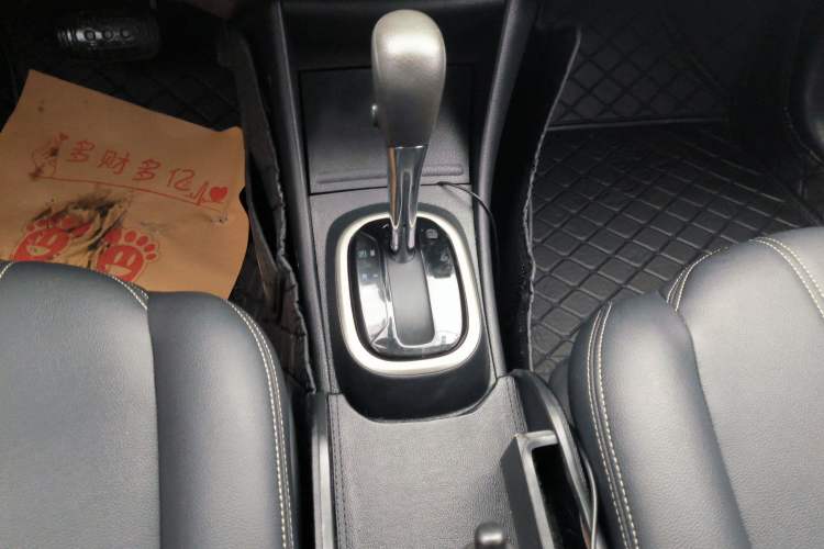 Used Nissan Sylphy 2018 Classic 1.6XE+ CVT Leading Edition Gear Lever